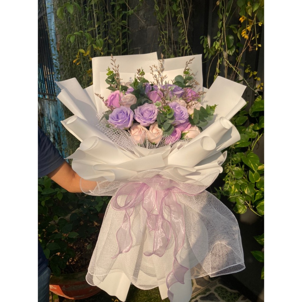 Bó Hoa Sáp Gói Dáng Dài Tặng Kèm Thiệp, Bouquet Of Flowers (Artificial Flowers)