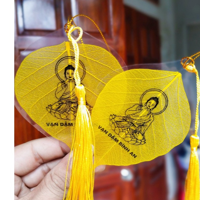 Lá bồ đề treo xe Vạn Dặm Bình An