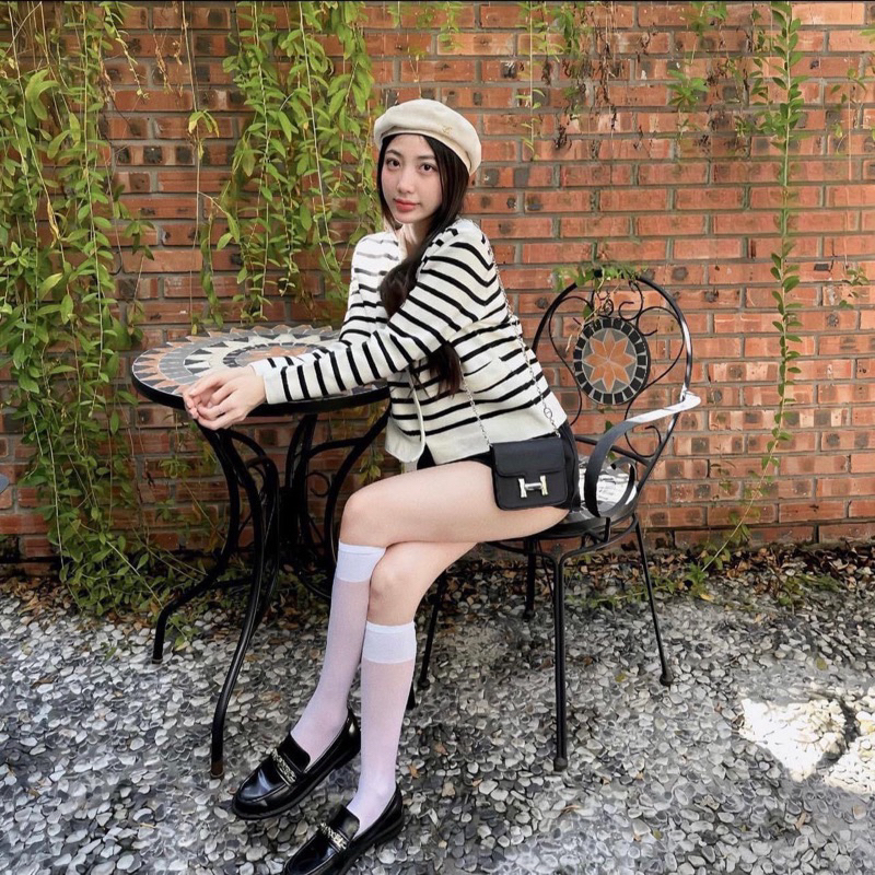 Áo cadigan len kẻ ngang khuy giữa Qc