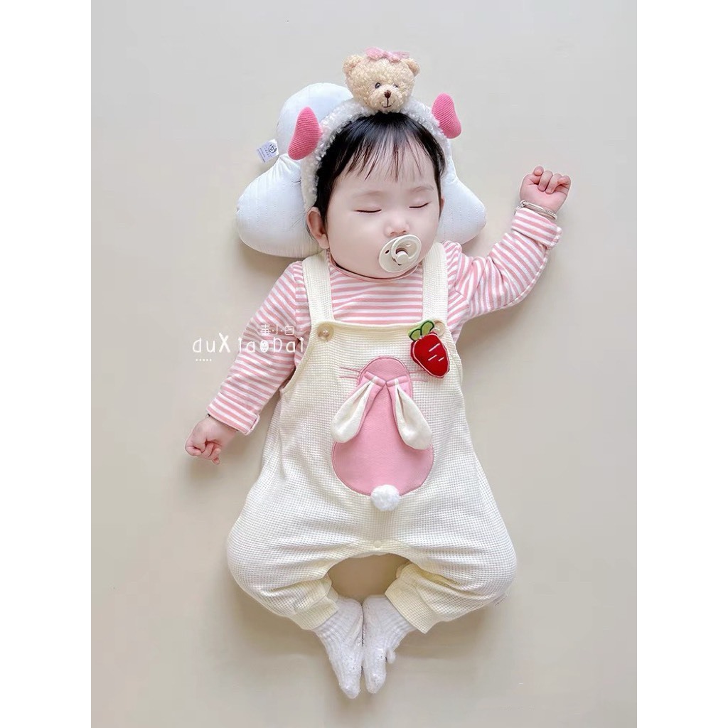 Body cho bé gái , Sét body yếm thỏ carot áo zip lông 2 mặt + yếm chất tổ ong đáng yêu cho bé