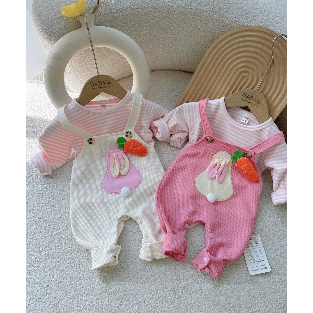 Body cho bé gái , Sét body yếm thỏ carot áo zip lông 2 mặt + yếm chất tổ ong đáng yêu cho bé