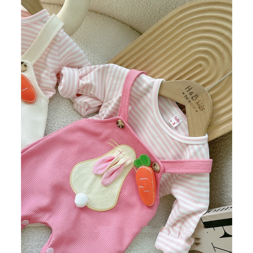 Body cho bé gái , Sét body yếm thỏ carot áo zip lông 2 mặt + yếm chất tổ ong đáng yêu cho bé