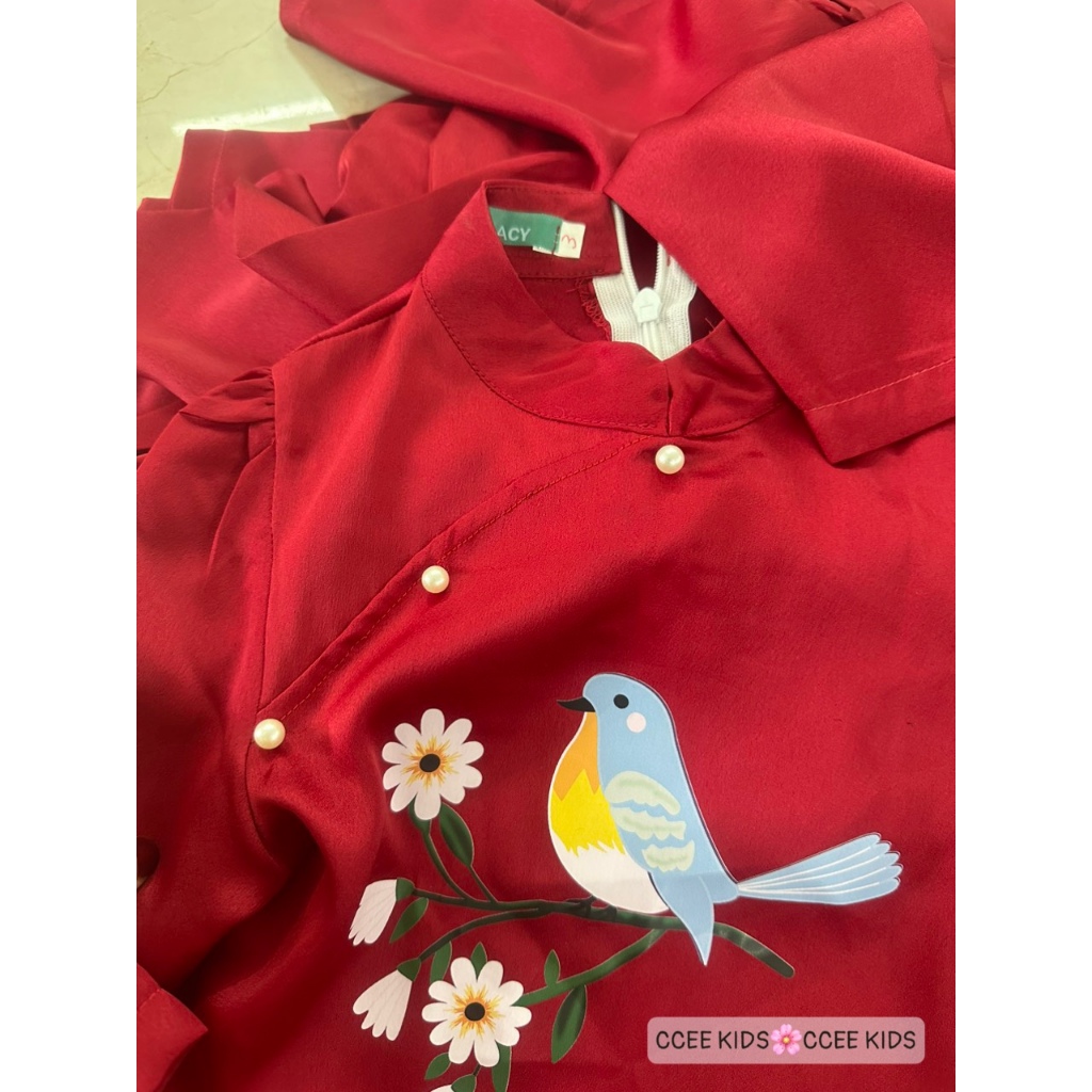 Áo dài đính ngọc hoạ tiết sắc nét cho bé diện Lễ Tết siêu đẹp