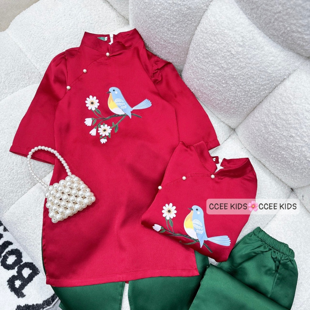 Áo dài đính ngọc hoạ tiết sắc nét cho bé diện Lễ Tết siêu đẹp