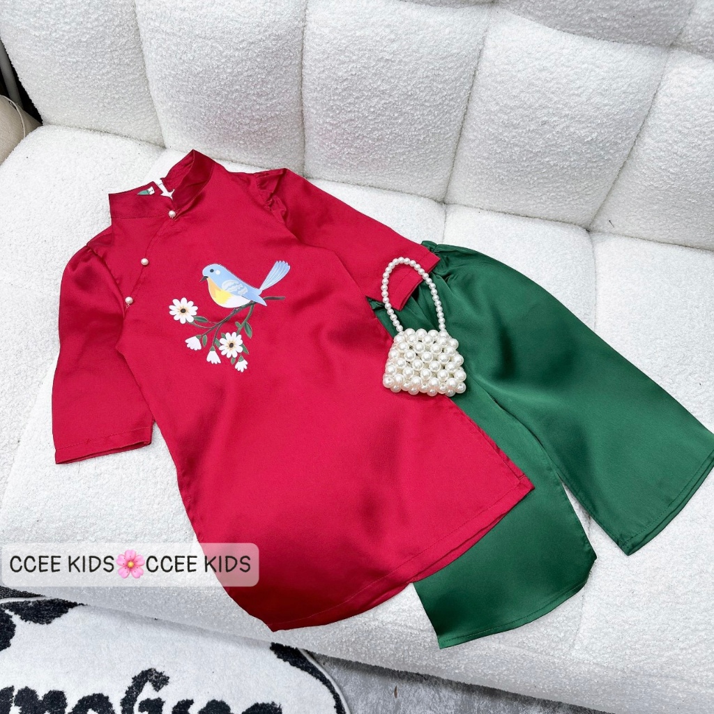 Áo dài đính ngọc hoạ tiết sắc nét cho bé diện Lễ Tết siêu đẹp