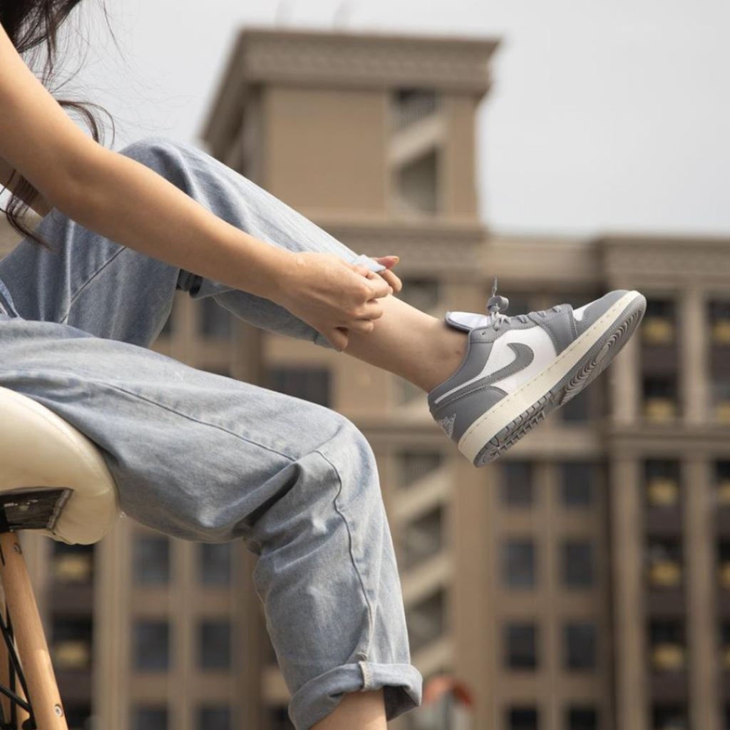 Giày Air Jordan 1 Low Stealth And White, Giày JD Vintage Grey thể thao nam nữ  DB6480-100 Sneaker đủ fullbox OVO STORE