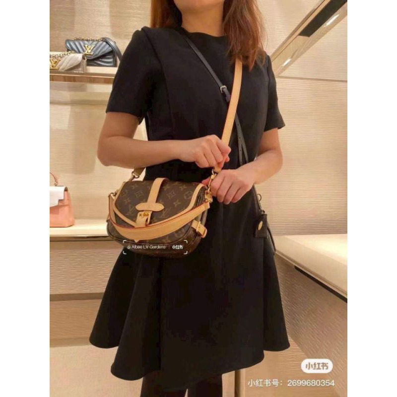 Túi lv saumur bb quai xách size20