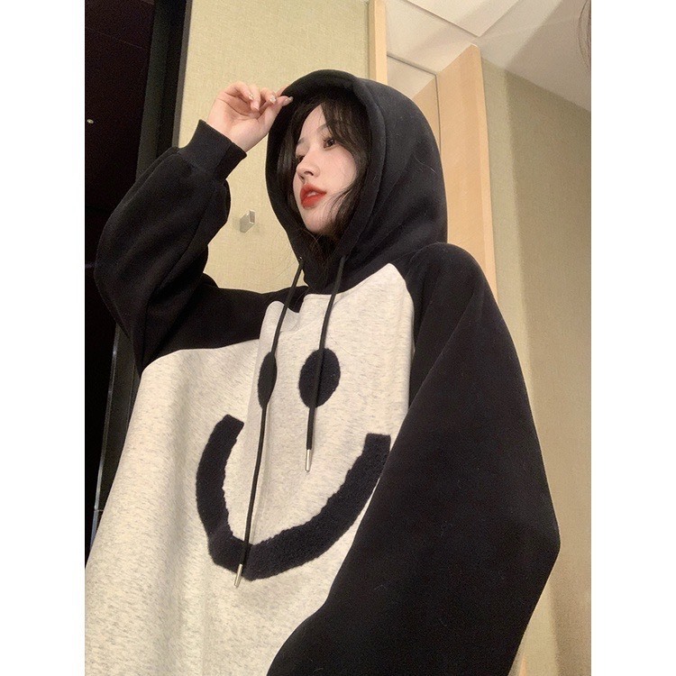 Áo Nữ, Áo Hoodie Nỉ Lót Lông Hình Mặt Cười Thêu Lông Tay Phối Màu