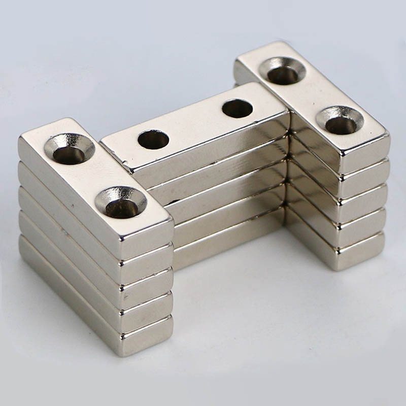 Nam châm đất hiếm 30x10x5mm 2 lỗ vát bắt vít - Nam châm hình chữ nhật