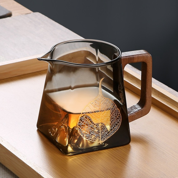 Tống chuyên trà thủy tinh chịu nhiệt Borosilicate cao cấp Tay Cầm Gỗ Dung Tích 300 ml
