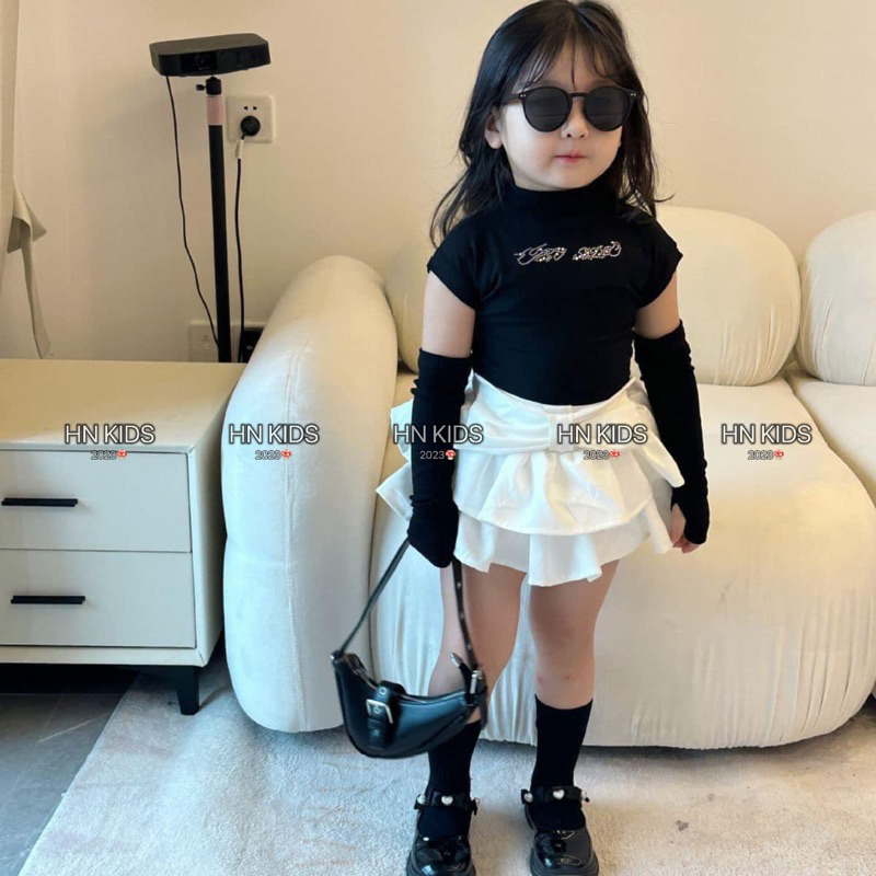 Sét áo kèm chân váy cho bé