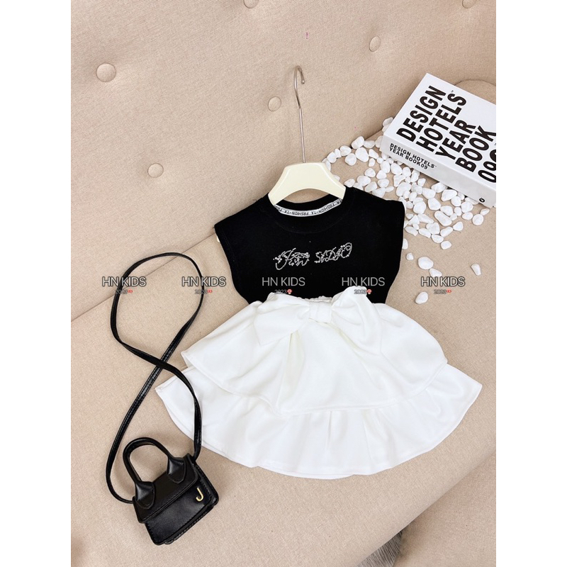 Sét áo kèm chân váy cho bé
