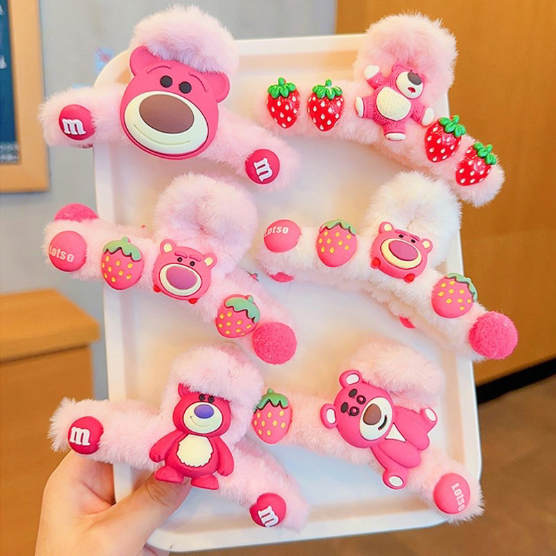 Kẹp Tóc Xoắn Hình Gấu Dâu Tây Màu Hồng Phủ Lông Nhung Xinh Xắn