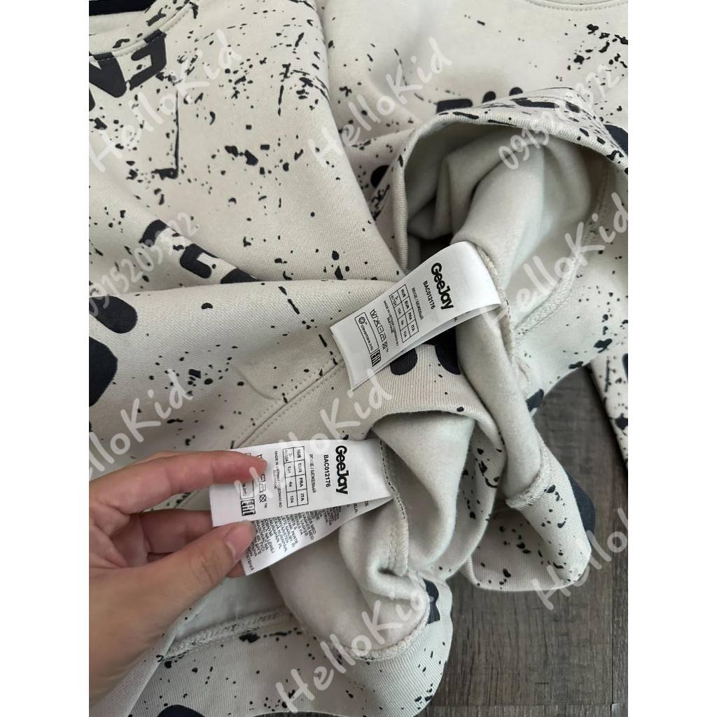 Áo nỉ chữ vảy sơn cho bé