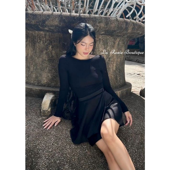 Áo thun ôm tay dài hở lưng La Rosie Boutique thun co giãn mềm mịn tôn dáng