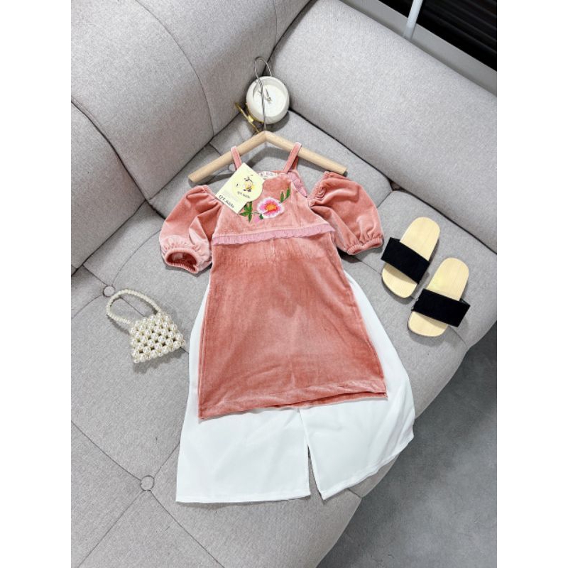 Bộ  áo dài co yem thêu hoa tay bồng tiểu thư xinh xắn bé gái