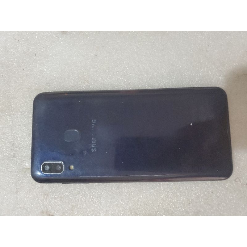 Xác sống samsung a20 hỏng màn hình