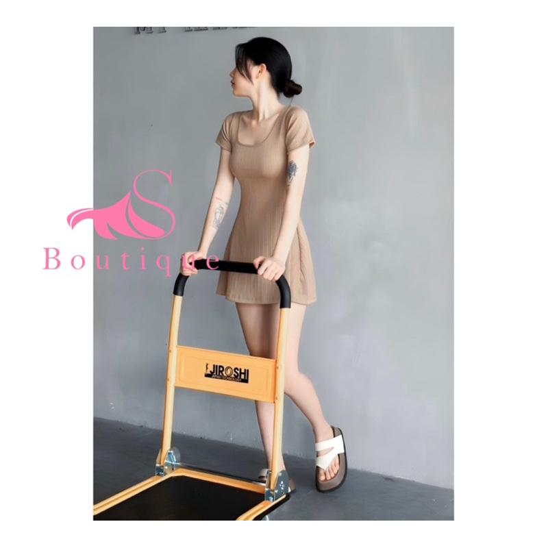 Đầm cổ vuông S.BOUTIQUE xoè tôn eo