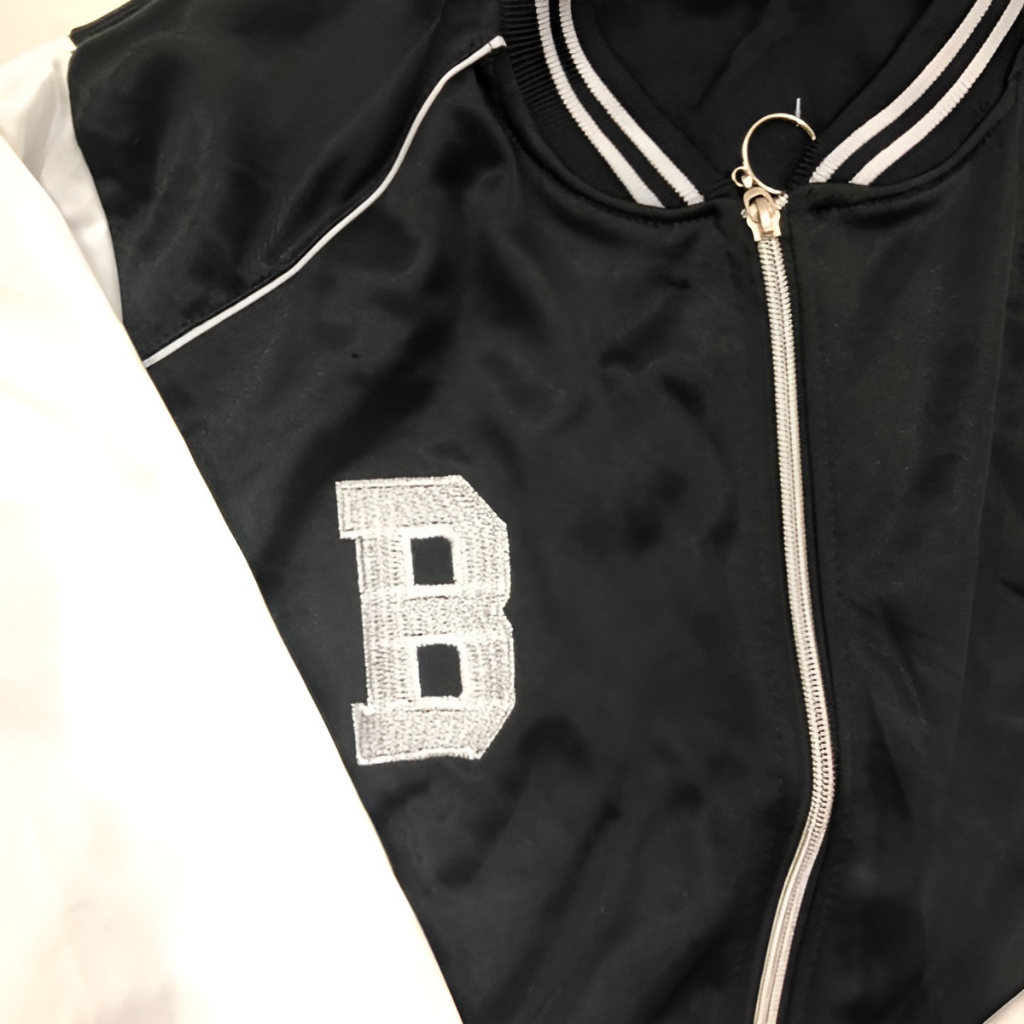 Sét bộ chữ B đen phối tay trắng, tay hơi lem .