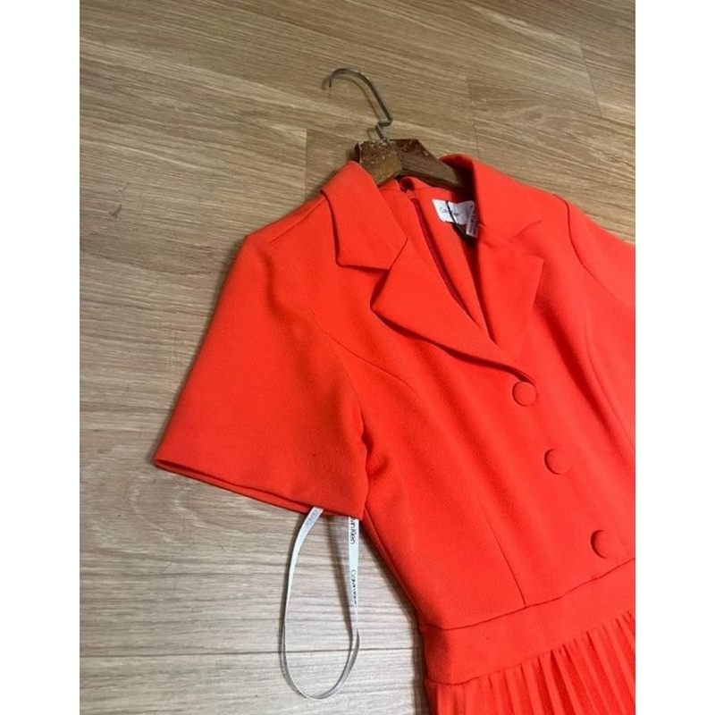 Đầm Calvin Klein xuất dư xịn, 1 lớp, màu đỏ cam.