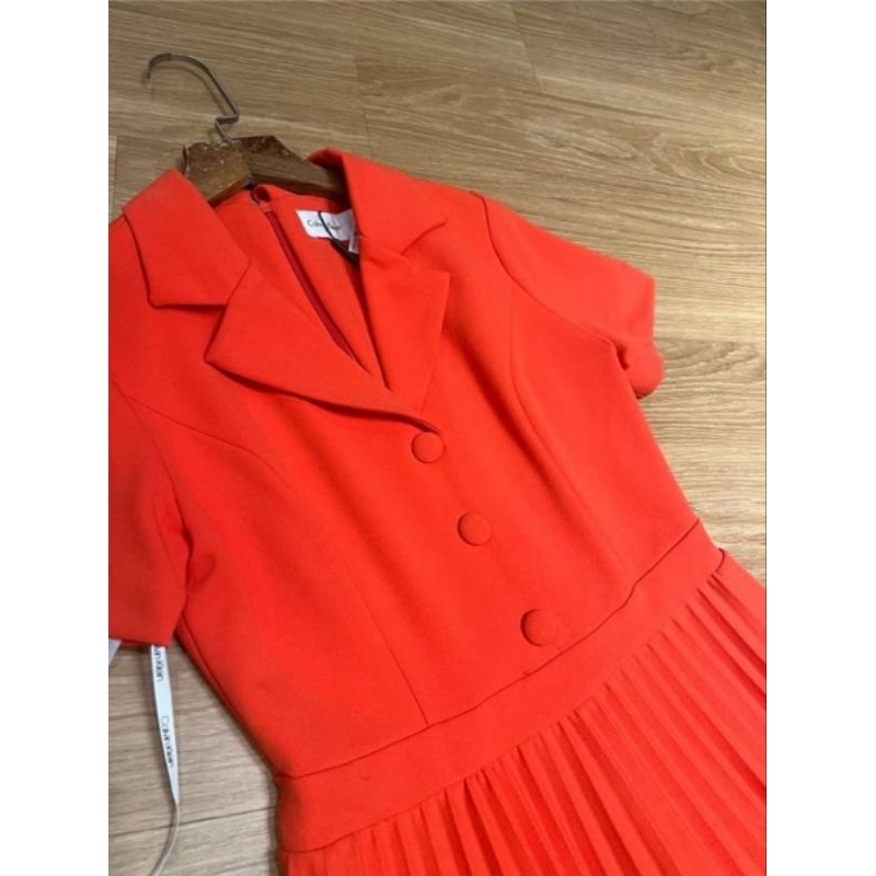 Đầm Calvin Klein xuất dư xịn, 1 lớp, màu đỏ cam.