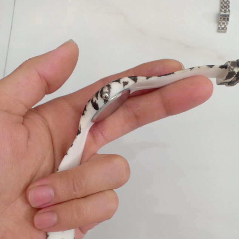 Đồng hồ si nhật nam nữ dây cao su hiệu NO BRAND độ mới cao 92%