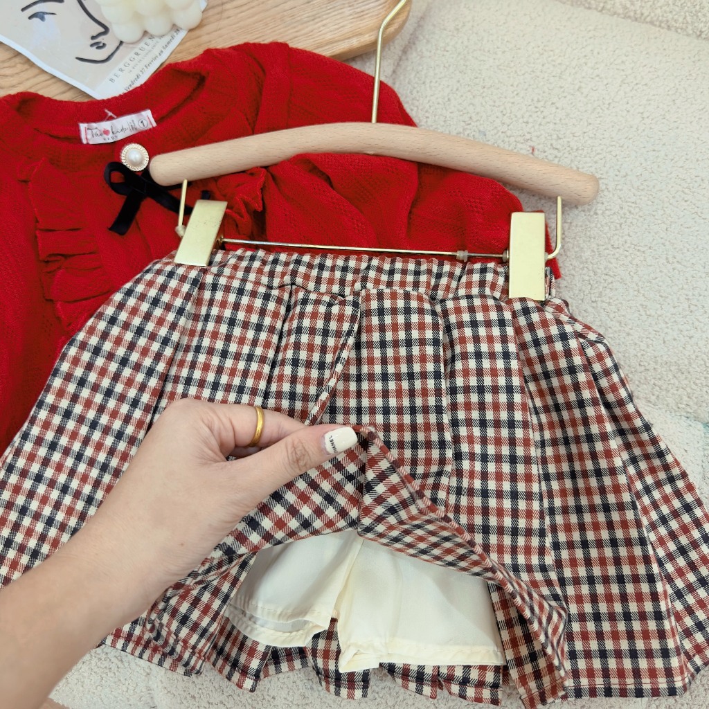 Set Áo Len Cadigan Đính Nơ Phối Bèo Cho Bé Gái WOWKID Kèm Chân Váy Xếp Ly Cho Bé Từ 8-24kg