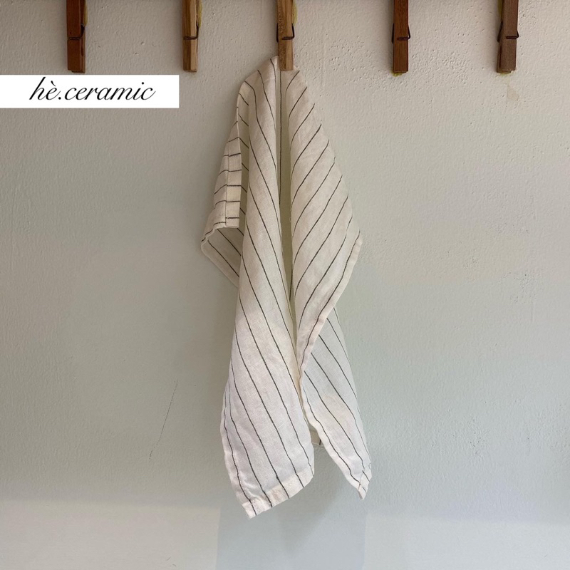 HÈ.CERAMIC / Khăn vải linen hình vuông có móc treo. Khăn vải Linen Napkin bàn ăn. 35 x 35cm