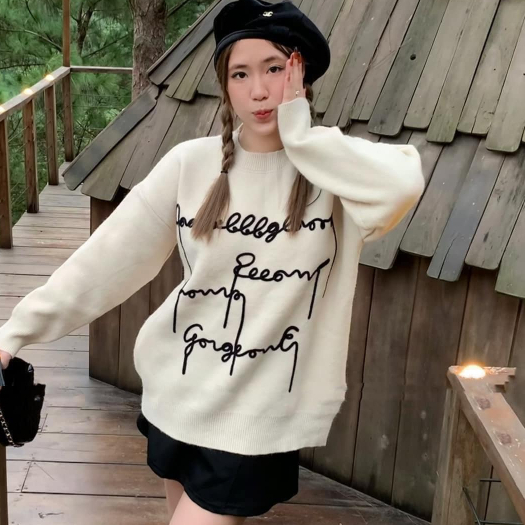 Áo len dài tay thêu chữ Basic form rộng