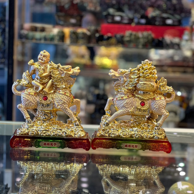Tượng Kỳ lân cõng đồng tử trên túi vàng, tượng Kỳ lân tống tử, Kỳ lân tống tài, linh vật phong thủy 