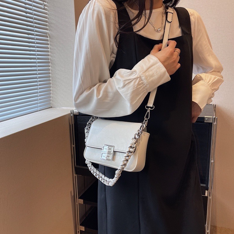 Túi Xách Đeo Vai Hình Vuông Cỡ Nhỏ Phối Dây Đeo Sợi Xích Thời Trang Pháp 2023 Cho Nữ