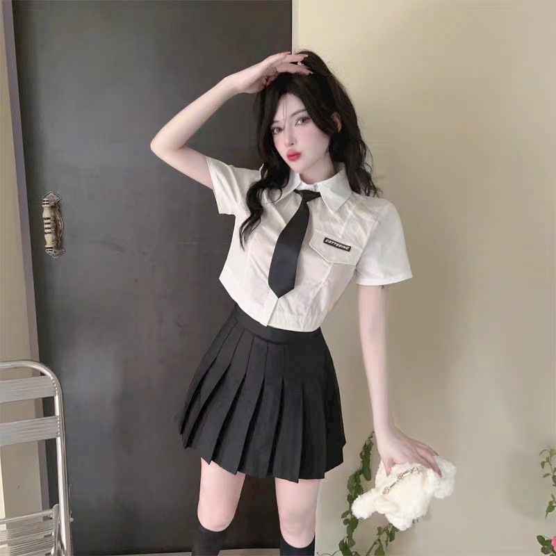 Áo Sơ Mi Croptop Thêu Kèm Cà Vạt