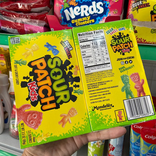 Kẹo dẻo trái cây chua ngọt Sour Patch Kids hộp 99g