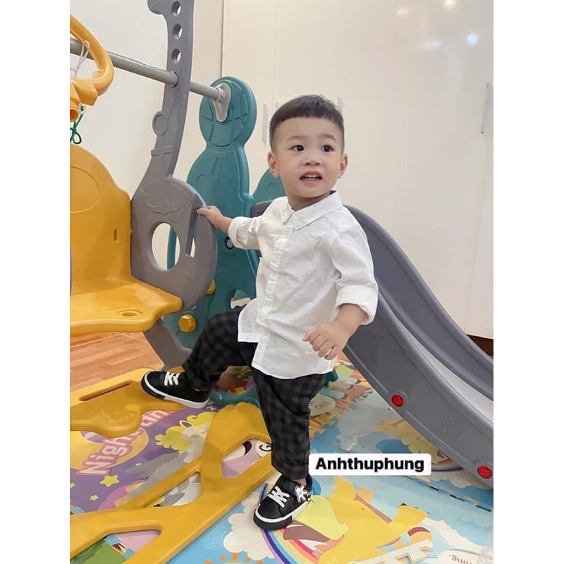 Áo sơ mi trắng dài tay bé trai