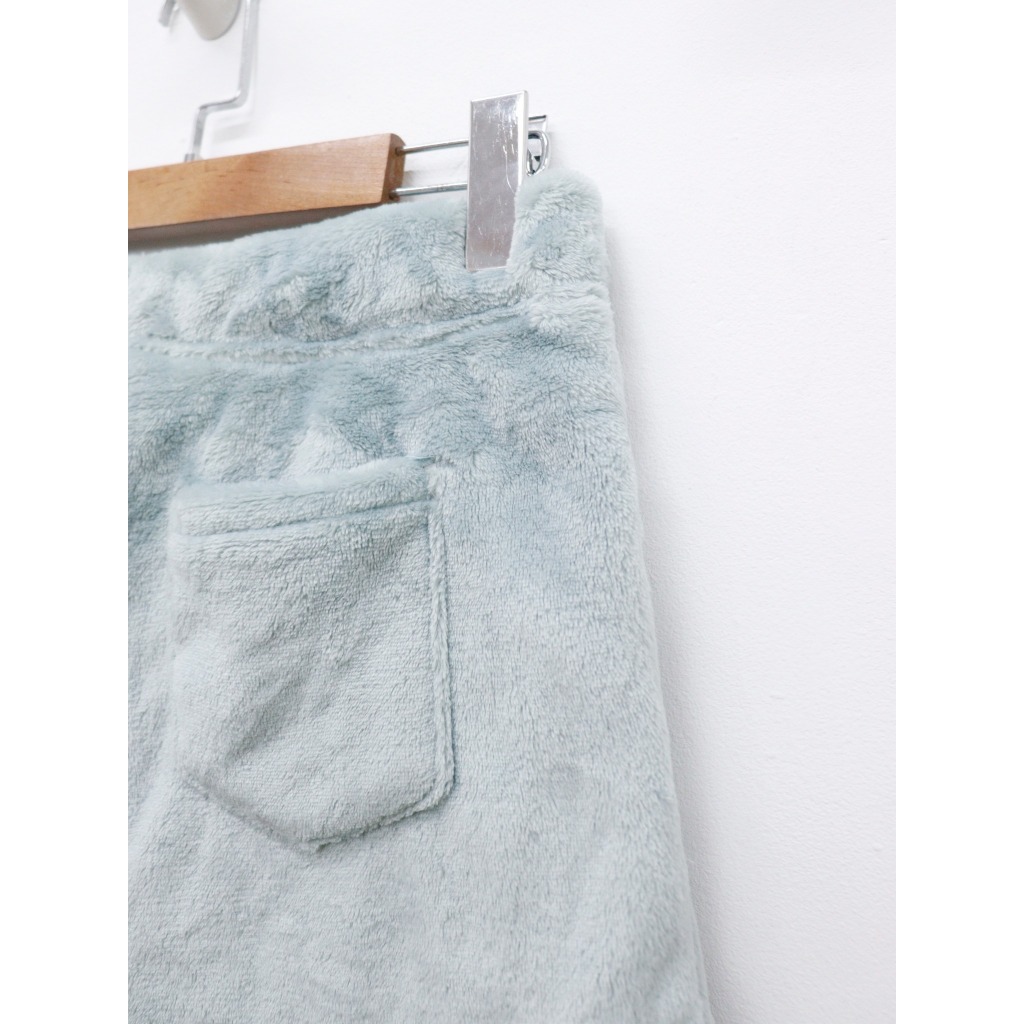 C3099 - Quần short nỉ lông  thêu chữ trước