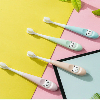 Bàn chải đánh răng cho bé được làm từ hàng vạn sợi tơ siêu mềm không làm tổn thương nướu bé