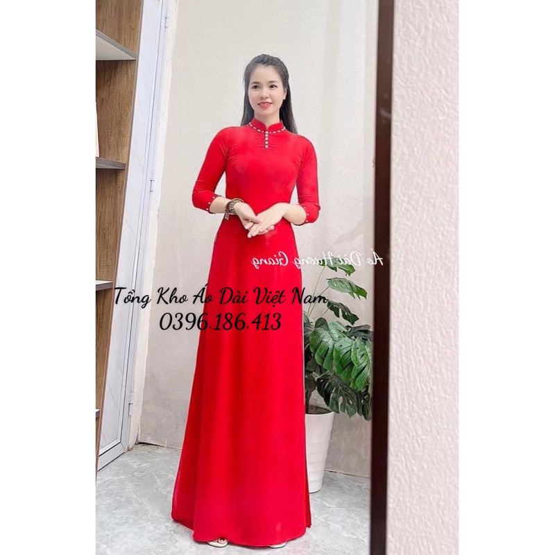 Áo dài lụa mỹ xẻ cổ điệu đà, tay lỡ trẻ trung - Tổng kho Áo dài Việt Nam