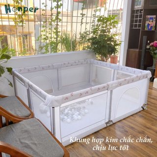 QUÂY CŨI VẢI HONPER HP 1518 HÌNH GẤU HÀN QUỐC ĐÁNG YÊU CÓ TẶNG KÈM BÓNG VÀ 2 DÂY QUAI AN TOÀN CHO BÉ MOZIO