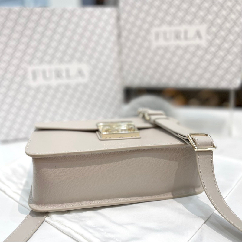 Túi furla size 23 đeo chéo màu mới