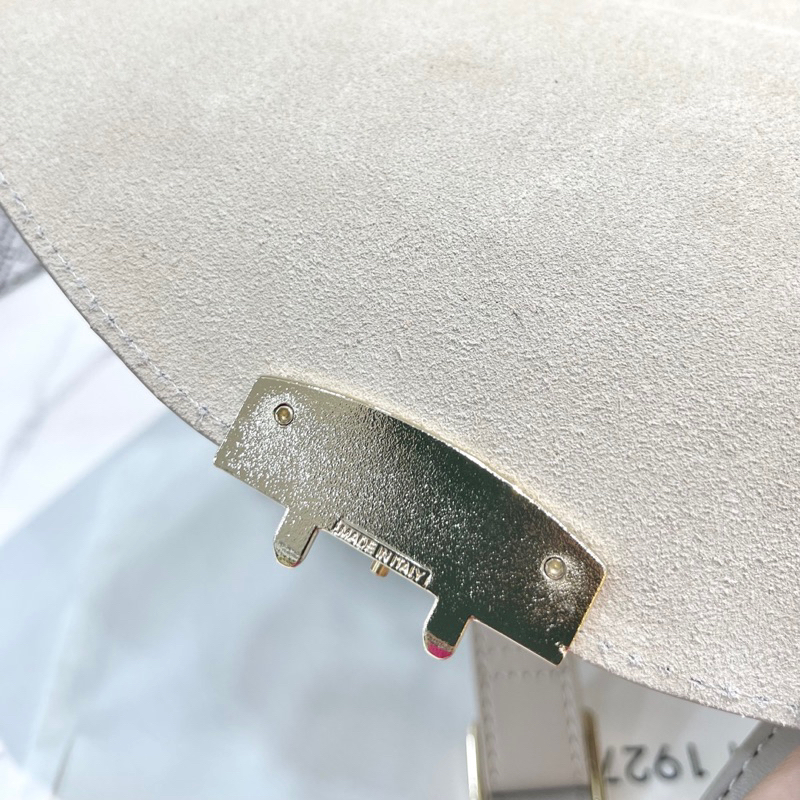 Túi furla size 23 đeo chéo màu mới