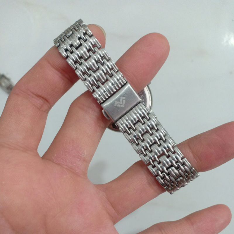 Đồng hồ si nam hiệu MARIO VALENTINO niềng đá kính sapphire vỏ thép độ mới 92%