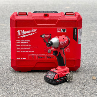 Máy bắt vít Milwaukee