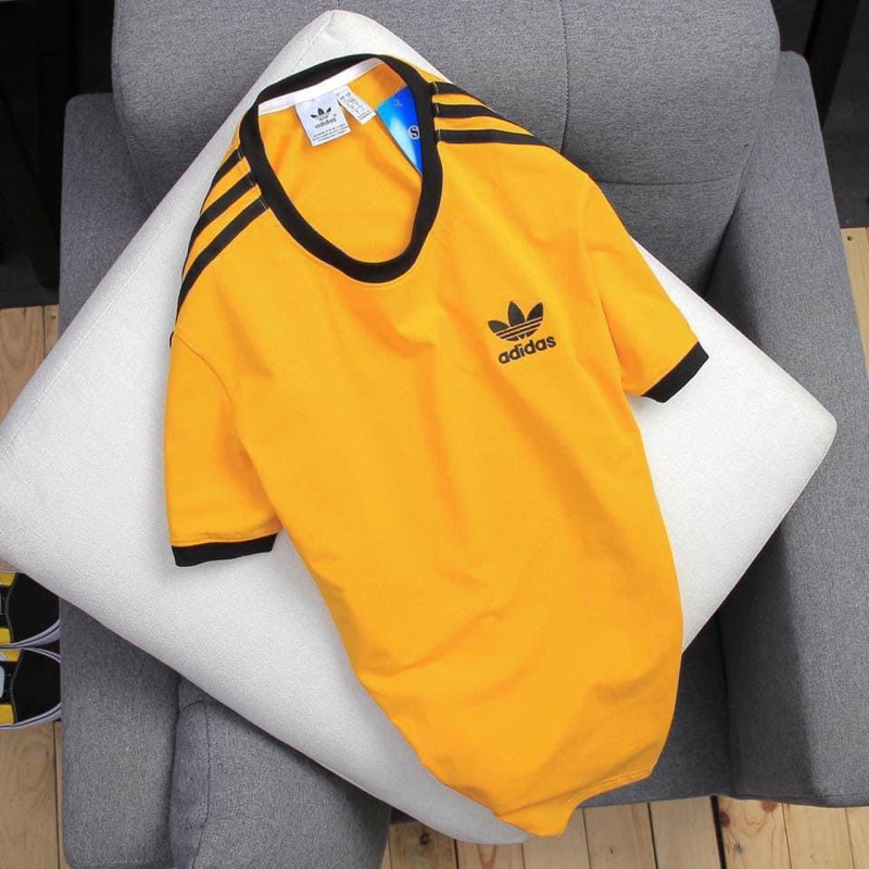 Áo thun Adidas màu trắng sọc đen nam nữ