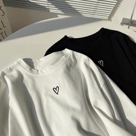 Áo sweater dài tay da cá họa tiết logo trái tim - Phông suông dáng rộng oversize thiết kế vintage phong cách trẻ trung