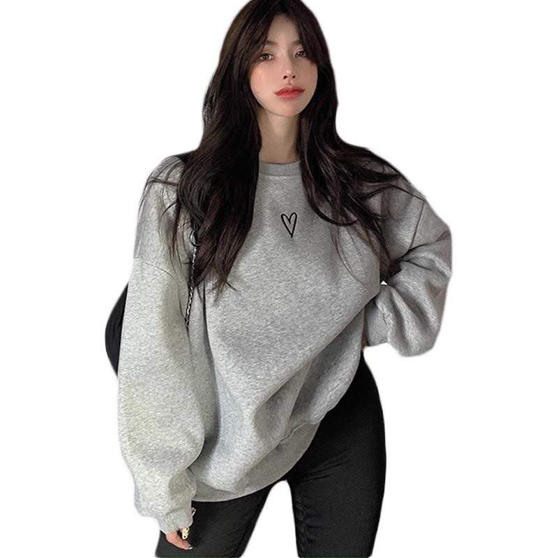 Áo sweater dài tay nỉ bông họa tiết logo trái tim trẻ trung - Phông suông cổ tròn trơn suông phong cách hàn quốc