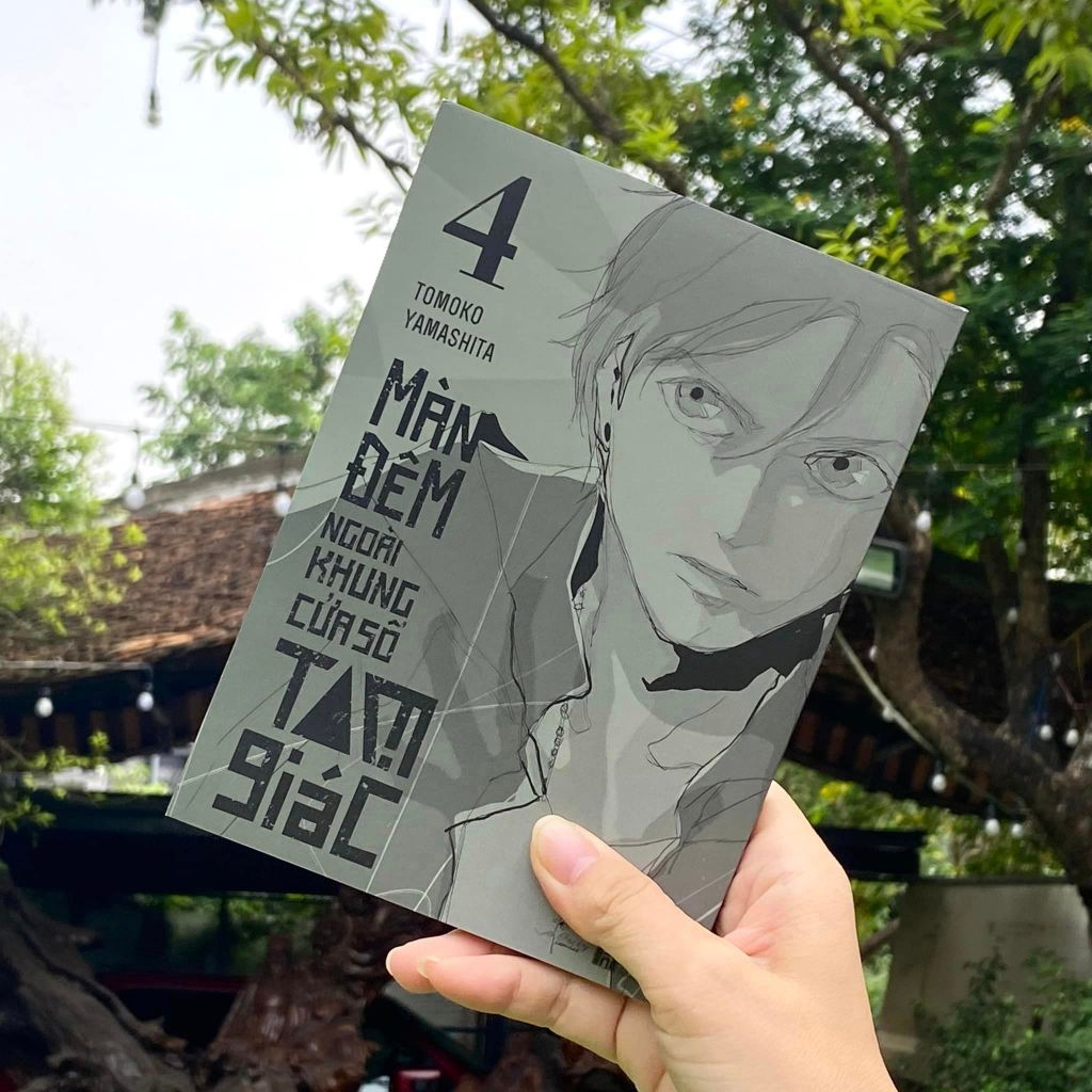 Sách AZ - Màn Đêm Ngoài Khung Cửa Sổ Tam Giác