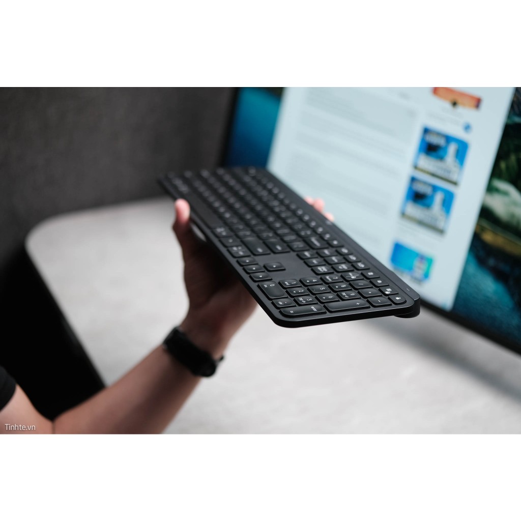Bàn phím không dây Logitech MX Keys S - Low Profile yên tĩnh, Đèn nền, Bluetooth, Sạc USB-C Hàng chính hãng