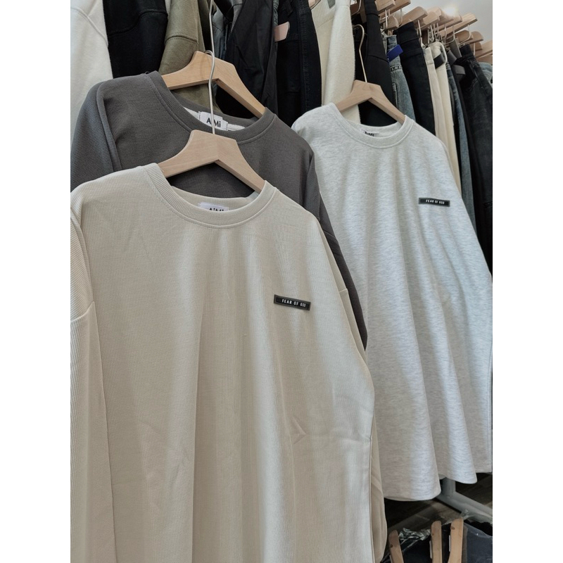 Sweater nỉ mỏng logo nhỏ