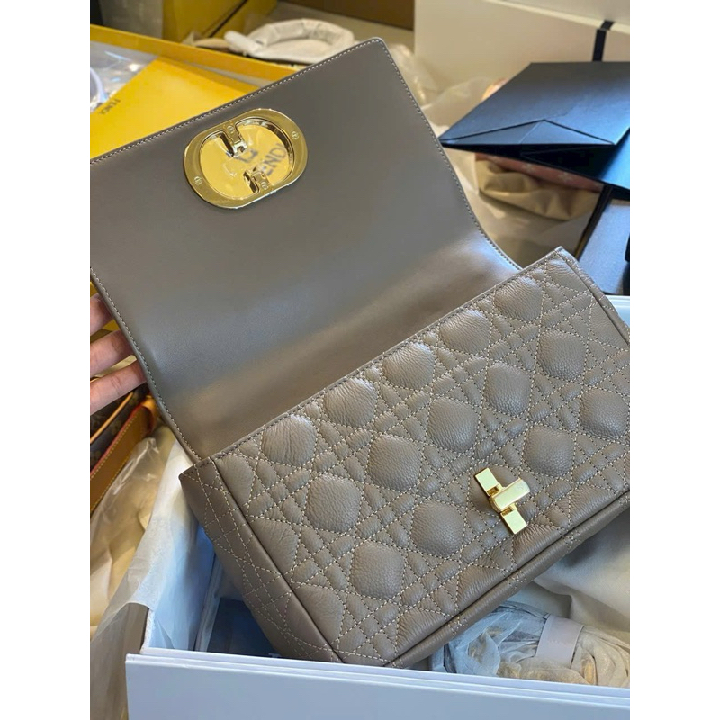 Laiaut bản vip nhất | túi cidi ô trám màu nude sz