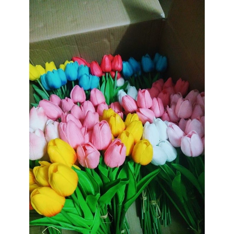 Hoa tulip giả nhiều màu xinh xắn để deco trang trí nhà cửa, làm bó hoa quà tặng